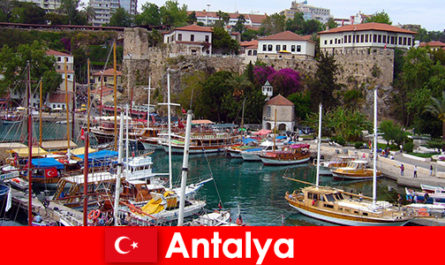 Centro di villeggiatura della Turchia Antalya sulla costa mediterranea