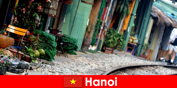 Hanoi è l’affascinante capitale del Vietnam con strade strette e tram