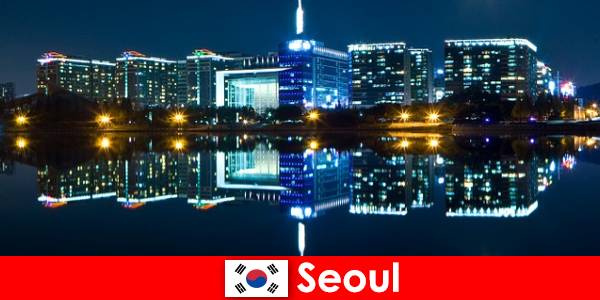 Seul in Corea del Sud è una città affascinante che mostra la tradizione con la modernità