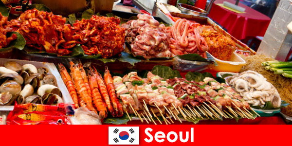 Seoul è anche famosa tra i viaggiatori per il suo cibo di strada delizioso e creativo