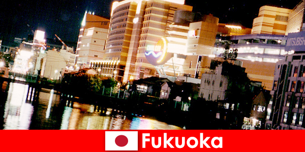 Le numerose discoteche, locali notturni o ristoranti di Fukuoka sono un ottimo punto di incontro per i vacanzieri