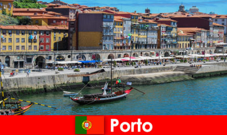 City break per i visitatori di Porto Portogallo con bar affascinanti e ristoranti locali