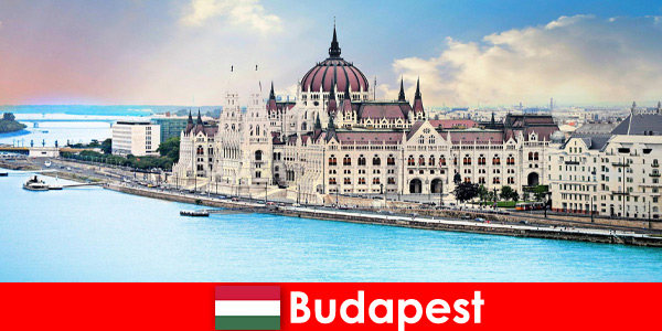 Budapest bellissima città con molte attrazioni per i turisti