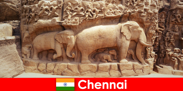 Gli estranei sono entusiasti degli edifici culturali tradizionali a Chennai, in India