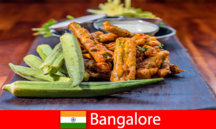 Bangalore in India offre ai viaggiatori prelibatezze della cucina locale e un'esperienza di shopping