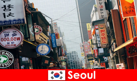 Seoul in Corea, l'eccitante città delle luci e delle pubblicità per i turisti notturni