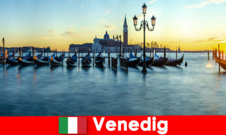 Luna di miele da sogno per coppie nella città galleggiante di Venezia Italia