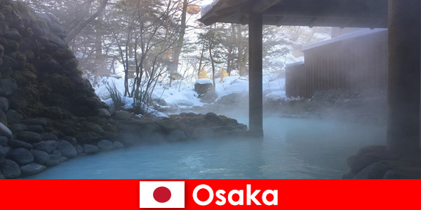 Osaka Japan offre agli ospiti della spa il bagno nelle sorgenti termali