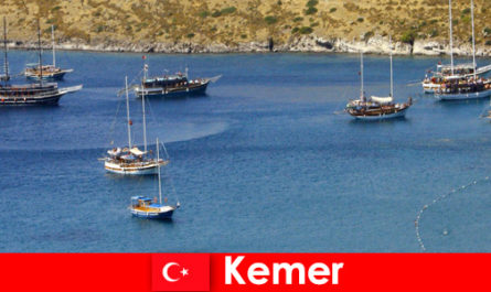 Viaggio avventuroso in barca a Kemer in Turchia per coppie e famiglie innamorate