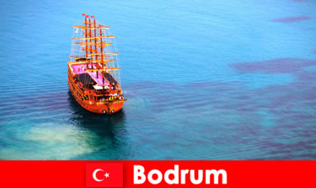 Viaggio del club per i membri con gli amici nella bellissima Bodrum in Turchia