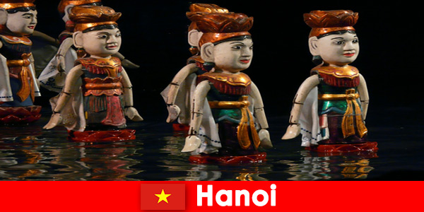 Spettacoli famosi nel teatro delle marionette sull’acqua ispirano gli estranei ad Hanoi, Vietnam