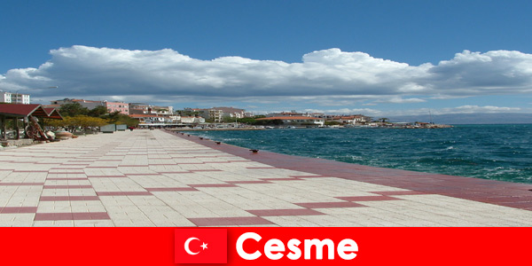 Le cartoline con motivo postale sono un’esperienza per gli ospiti stranieri a Cesme in Turchia