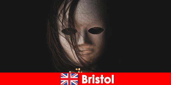 Esperienze teatrali a Bristol in Inghilterra attraverso la musica e la danza per il viaggiatore curioso