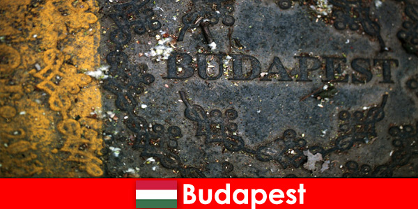 Viaggio in Europa per i vacanzieri per lo shopping a Budapest Ungheria