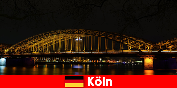 Germania Festa di scorta a Colonia per serate intime e fantasiose nei club
