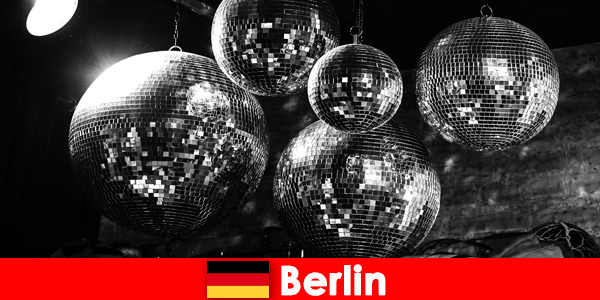 Escort Berlino Germania I vacanzieri adorano le ragazze squillo professionali