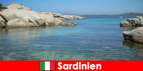 La Sardegna Italia offre mare, sabbia e sole puro per gli stranieri