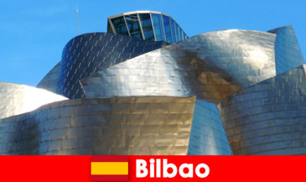 Consiglio dell'esperto Bilbao, in Spagna, offre una moderna cultura urbana per i giovani viaggiatori