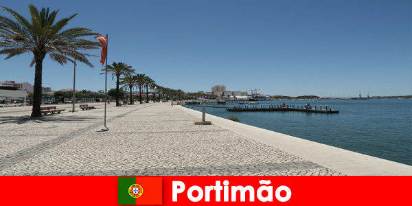 Il porto di Portimão Portogallo ti invita a soffermarti