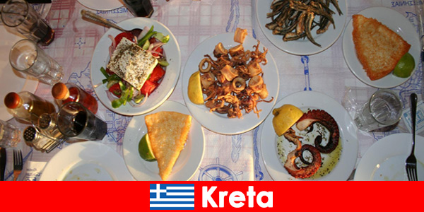 L'ospitalità e la deliziosa cucina a Creta in Grecia sono sempre un'esperienza