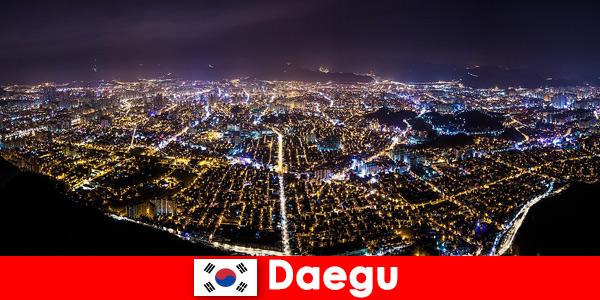 Gli stranieri adorano il mercato notturno di Daegu, in Corea del Sud, con un'ampia varietà di cibo
