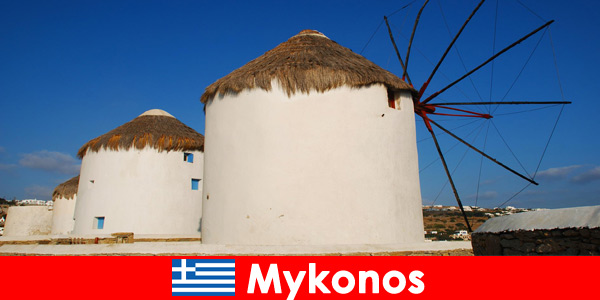 Mykonos in Grecia ha spiagge meravigliose e amichevoli