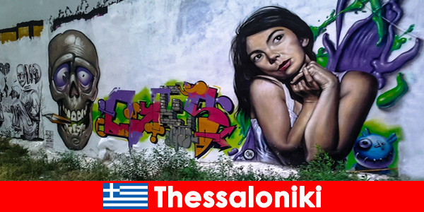 Le gallerie di strada con graffiti sono popolari a Salonicco in Grecia
