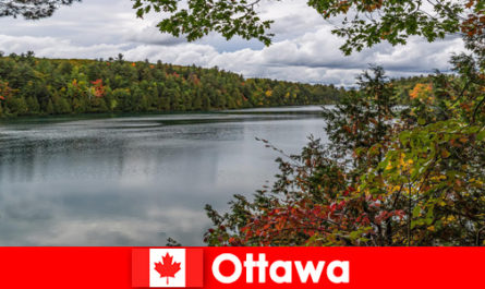 Il campeggio all'aperto per i turisti è possibile a Ottawa in Canada