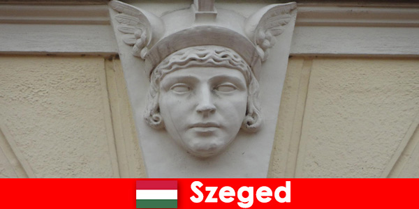 Gli studenti offrono tour della città a Szeged in Ungheria