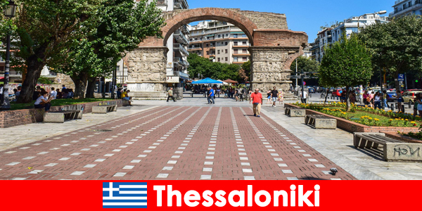 Scopri lo stile di vita tradizionale e gli edifici storici a Salonicco in Grecia