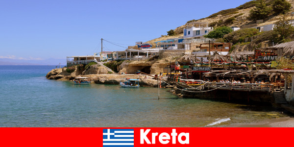 I vacanzieri di Creta sperimentano la cucina locale e tanta natura in Grecia