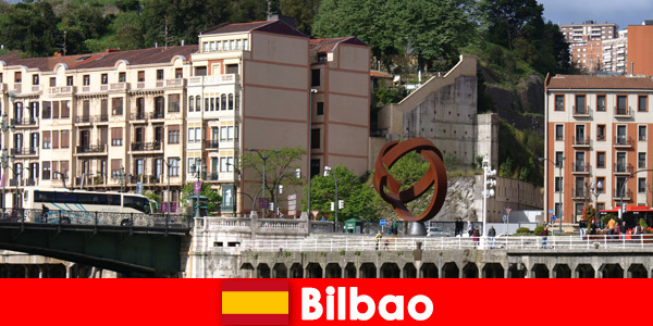 Viaggio in città a Bilbao Spagna incluso per i turisti della cultura provenienti da tutto il mondo