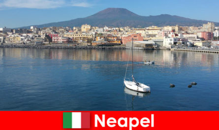 Consigli di viaggio e suggerimenti per Napoli in Italia per i vacanzieri